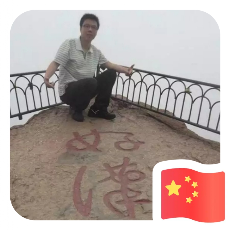 一只小虎牙的第一张照片--古田相亲网